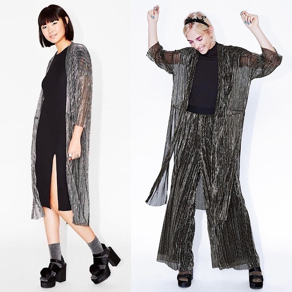 MONKI Sheer Metallic Silver Stripe Plisse Crinkle Pleated Kimono Cardigan XS - Picture 1 of 6